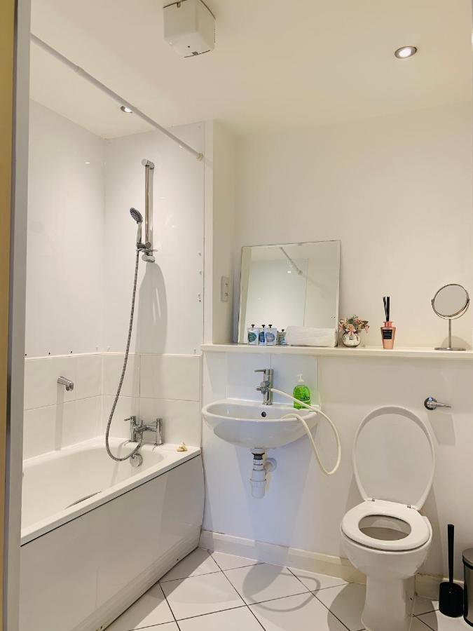 Insta-Style Penthouse With Balcony Or 2B Apartment With Balcony Birmingham City Centre ภายนอก รูปภาพ